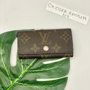 Louis Vuitton 4 Key Holder Chain Monogram Canvas Wallet SLG